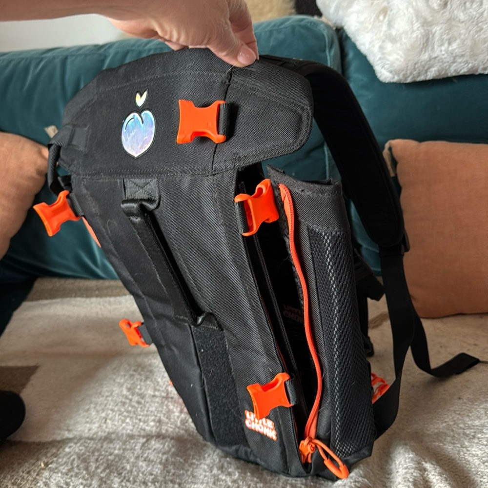 Small Little Chonk S dog backpack unused Black